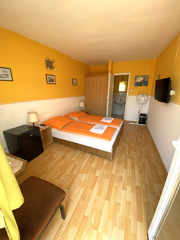 Budget Doppel- /Zweibettzimmer 1