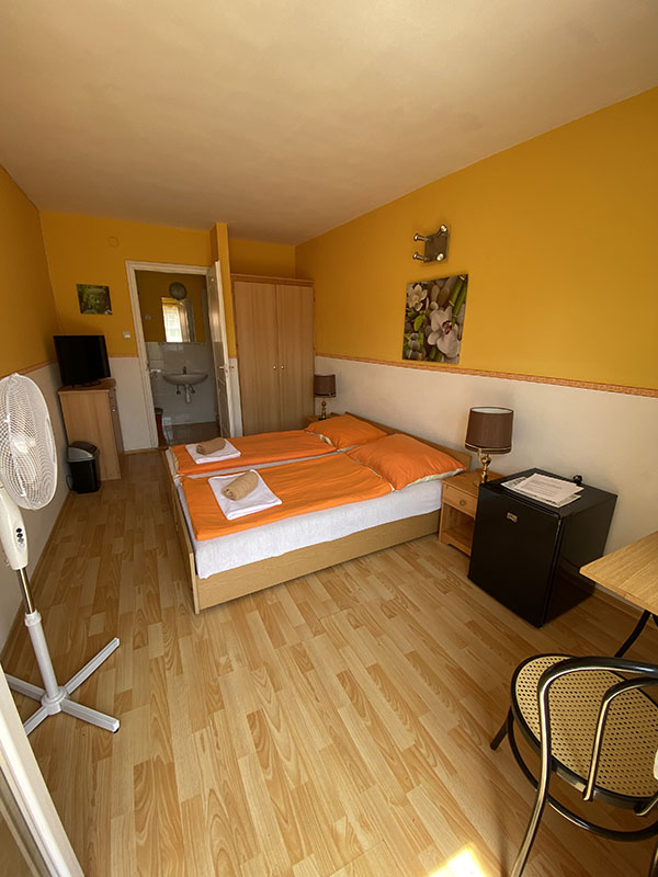 Budget Doppel- /Zweibettzimmer 3